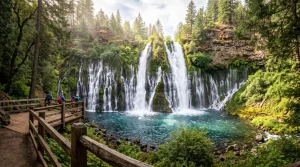 McArthur-Burney_Falls_cascading